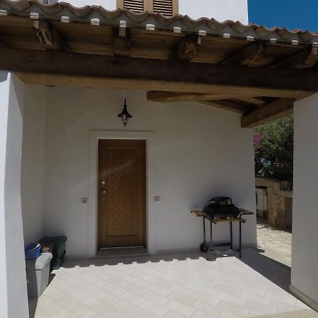 La Corte Degli Ulivi Appartamenti Cala Liberotto Exterior foto