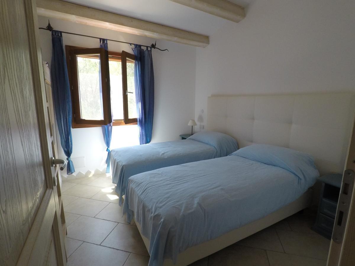 La Corte Degli Ulivi Appartamenti Cala Liberotto Exterior foto